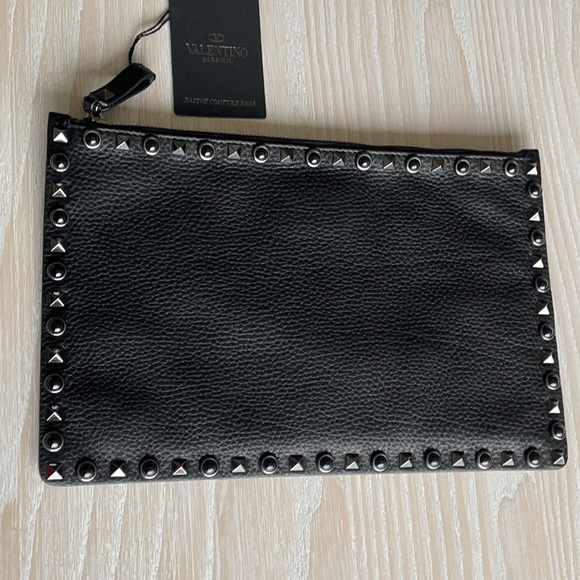 Valentino Rockstud NEW Leather Pouch Clutch black authentic - Picture 4 of 17
